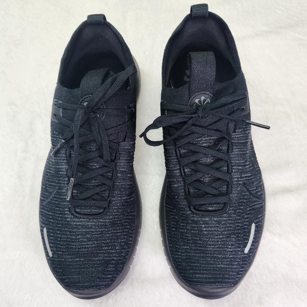 Nike Black Athletic Shoes with Sleek Design